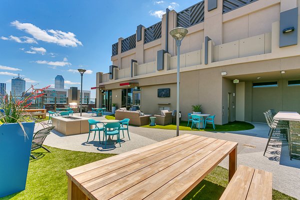 Luxury High Rise Dallas Apartments